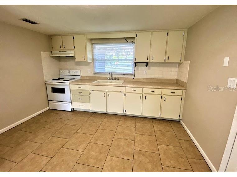 39014 South Avenue Zephyrhills FL 33542 W7885310 image6