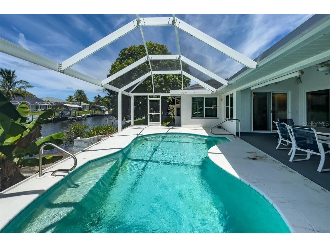 3902 SE 13th Avenue Cape Coral FL 33904 C7514613 image2