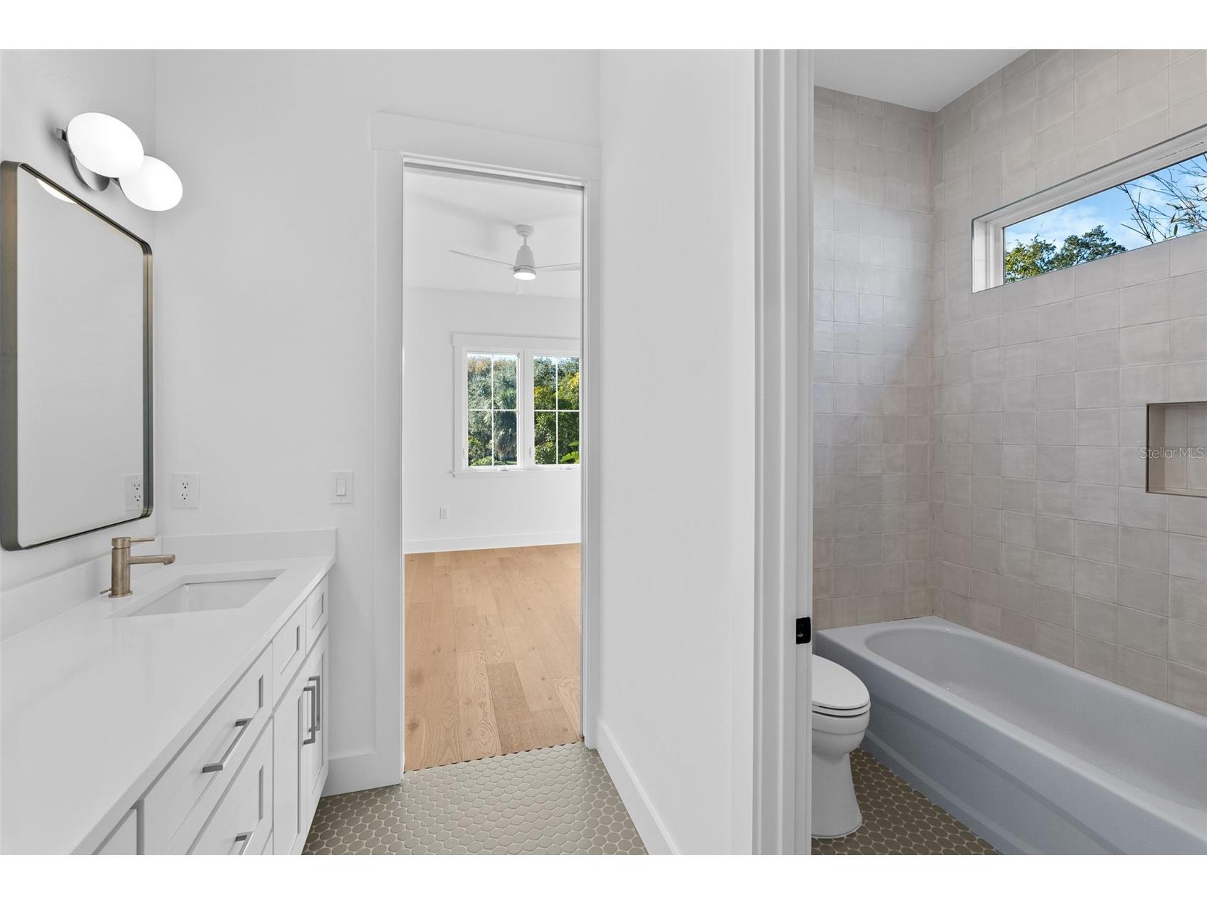 3904 Greenwood Drive Tampa FL 33611 TB8475267 image35