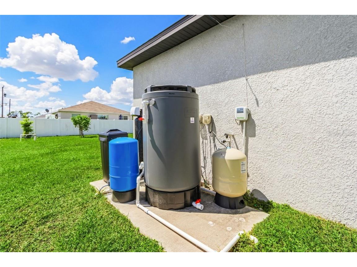 3904 NE 16th Place Cape Coral FL 33909 C7515801 image1