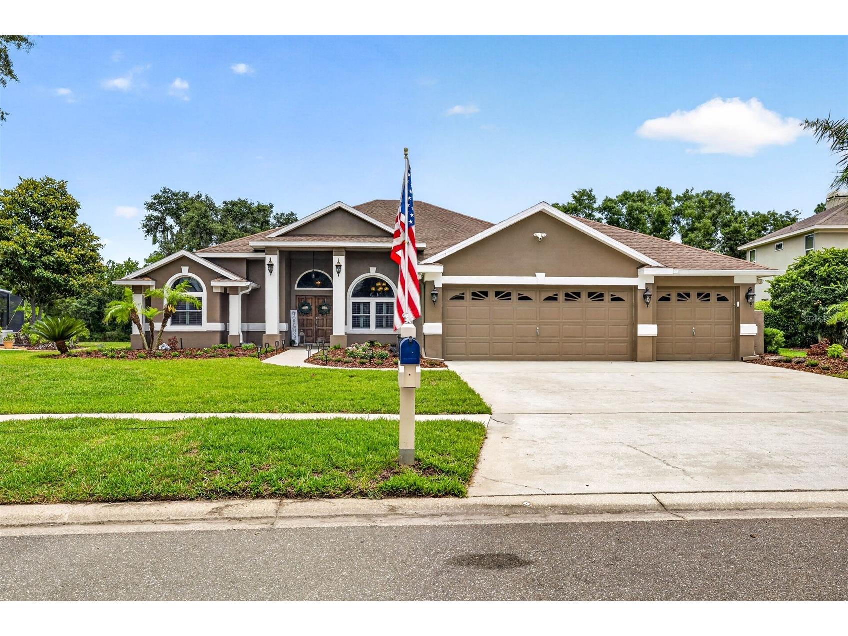 3904 S Nine Drive Valrico FL 33596 TB8515419 image1