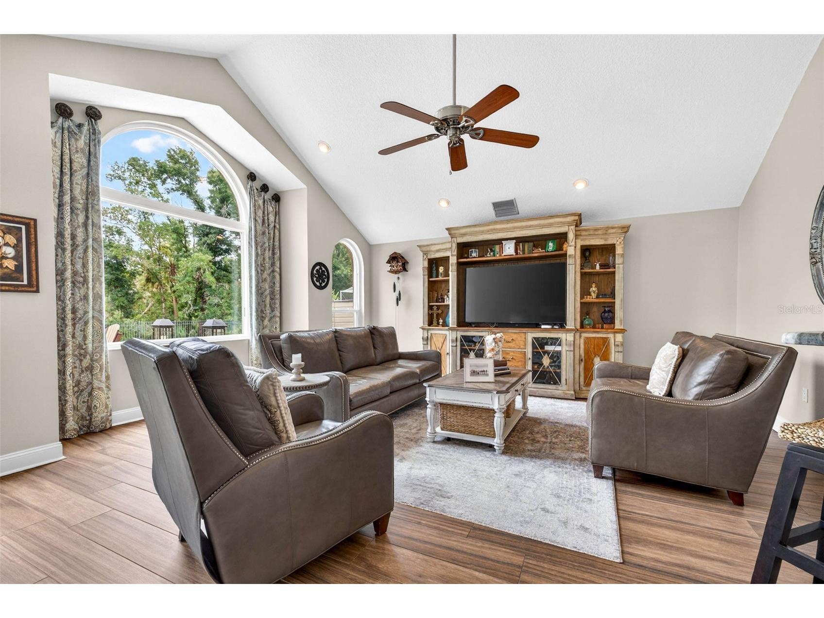 3904 S Nine Drive Valrico FL 33596 TB8515419 image32