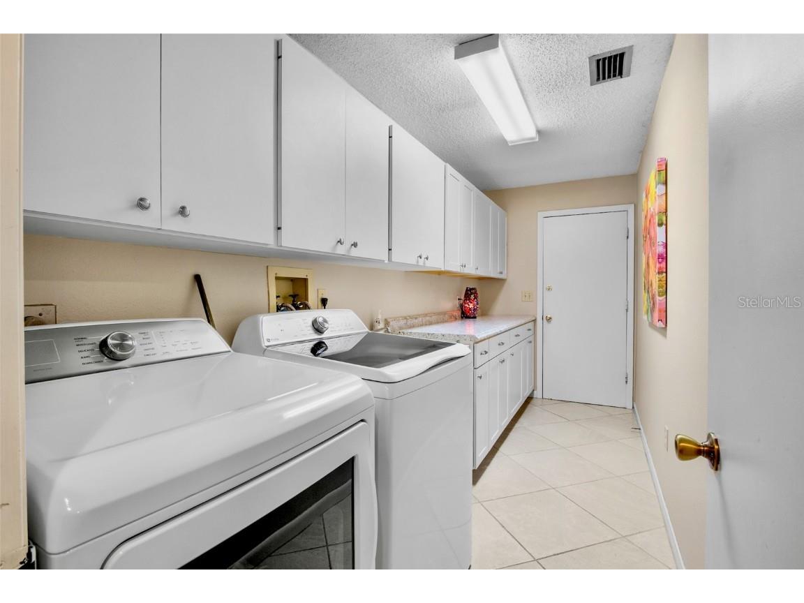 3905 Center Gate Circle #3 Sarasota FL 34233 A4672254 image18