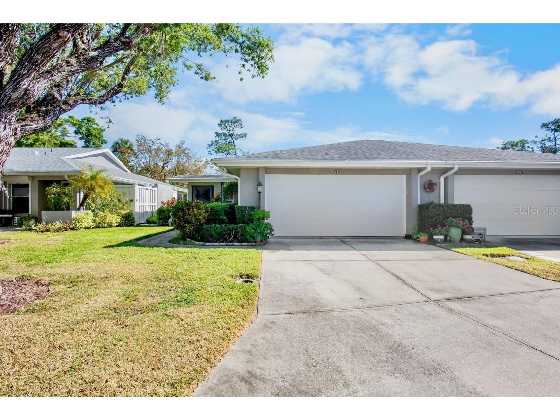 3905 Center Gate Circle #3 Sarasota FL 34233 A4672254 image2