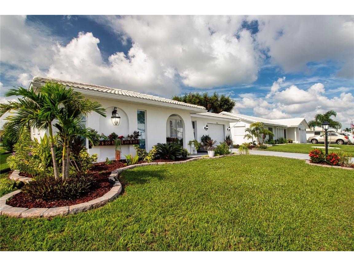 3906 Chinaberry Road Bradenton FL 34208 - BRADEN RIVER VIEW IN COMMUNITY A4660680 image2