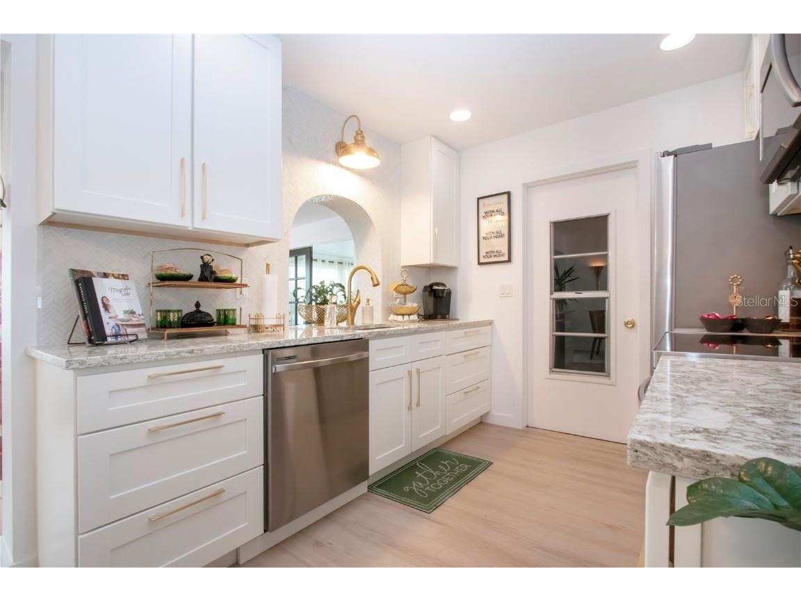 3906 Chinaberry Road Bradenton FL 34208 - BRADEN RIVER VIEW IN COMMUNITY A4660680 image27