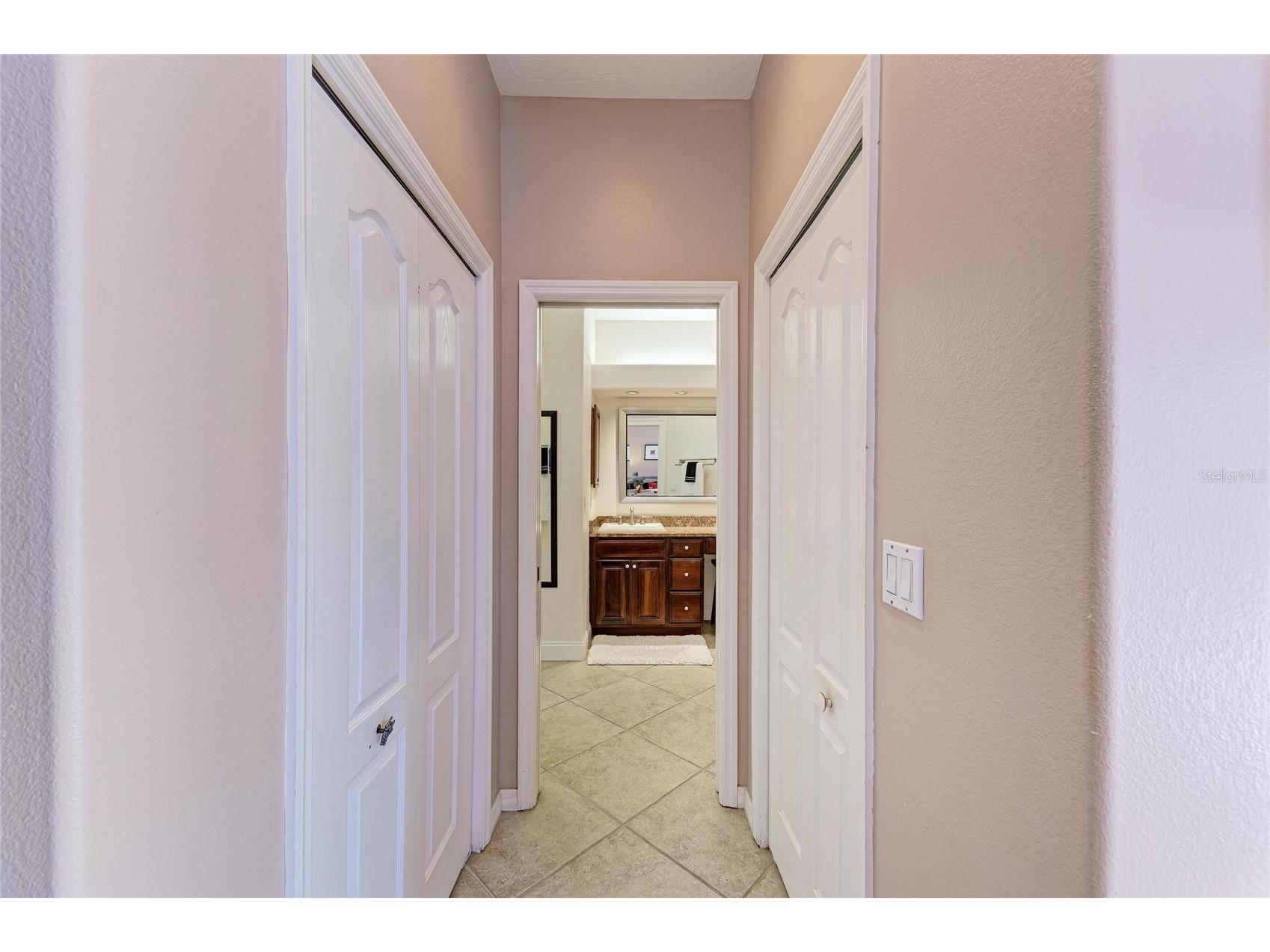 3907 Alamanda Drive Sarasota FL 34238 N6142651 image26