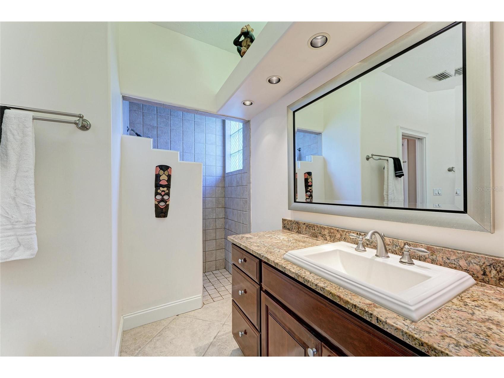 3907 Alamanda Drive Sarasota FL 34238 N6142651 image27