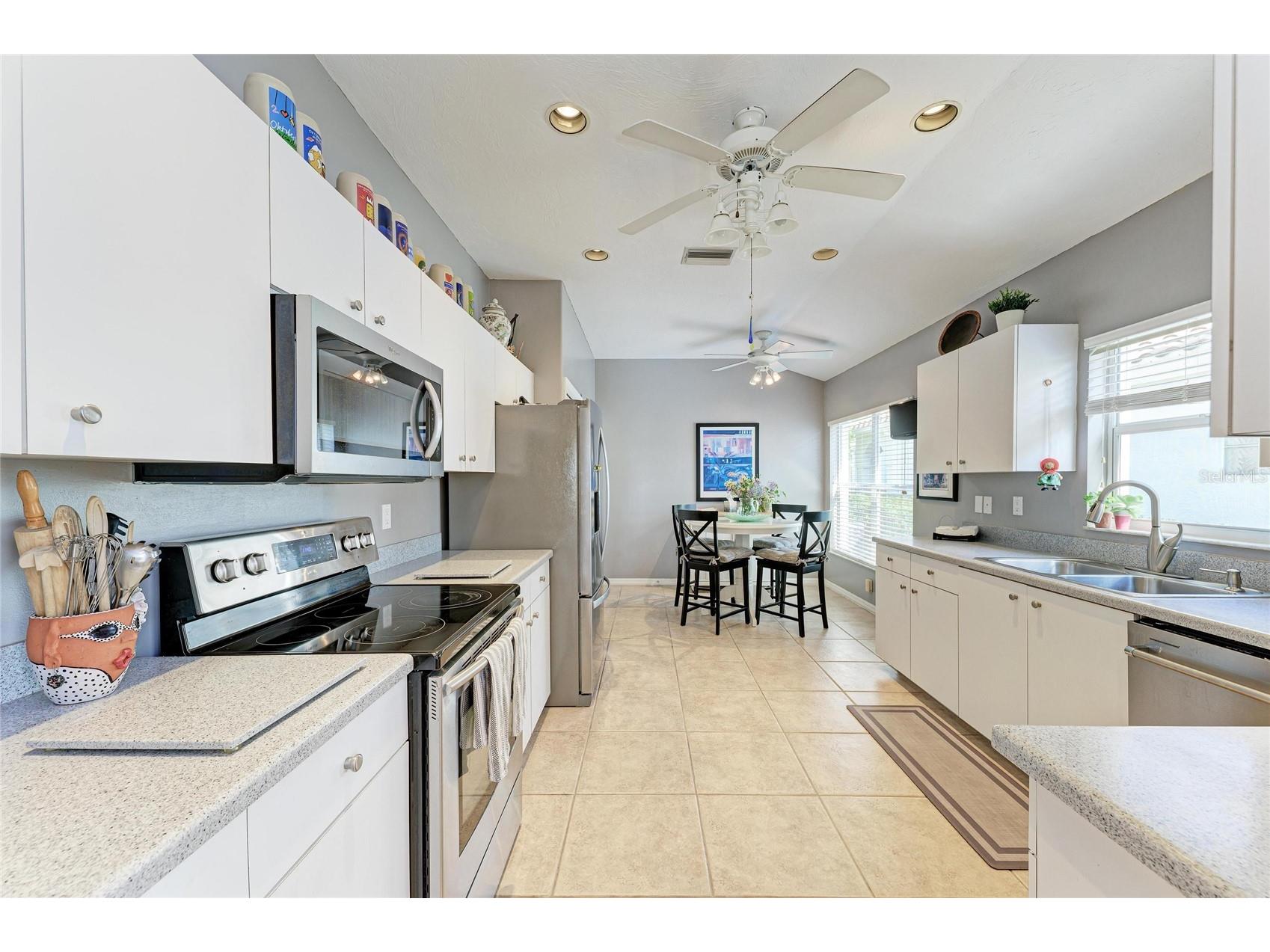 3907 Alamanda Drive Sarasota FL 34238 N6142651 image9