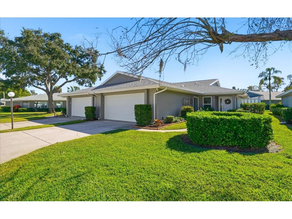 3908 Center Gate Circle #27 Sarasota FL 34233 A4677107 image2