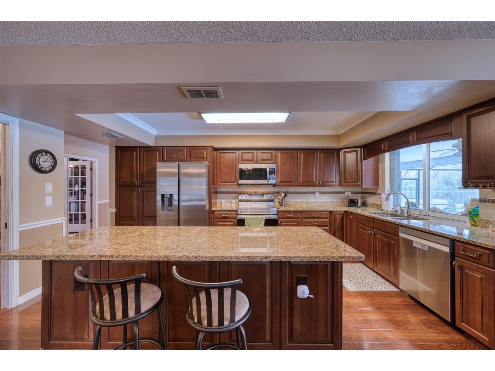 3908 Oak Grove Drive Sarasota FL 34243 A4680171 image10