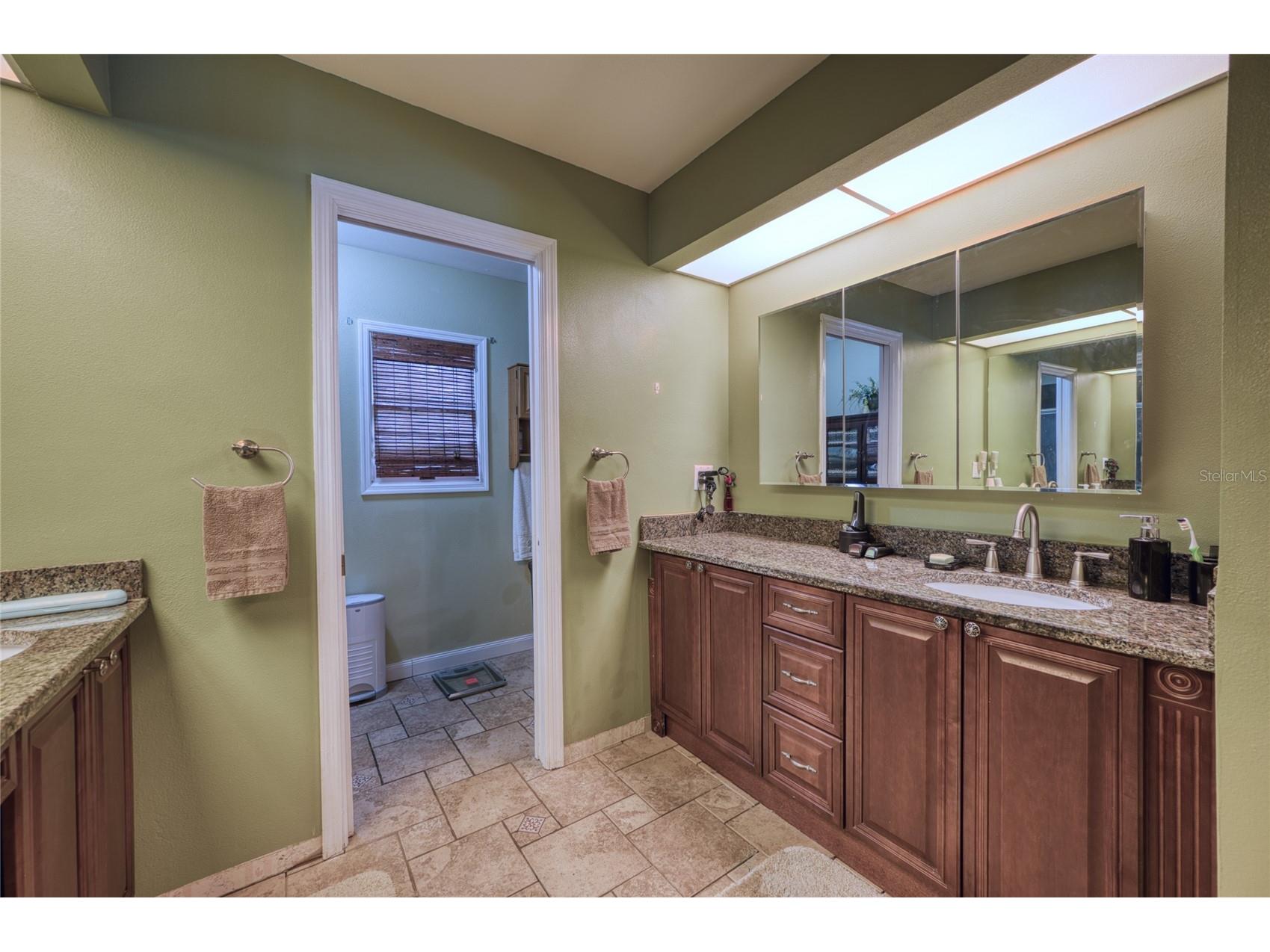 3908 Oak Grove Drive Sarasota FL 34243 A4680171 image25