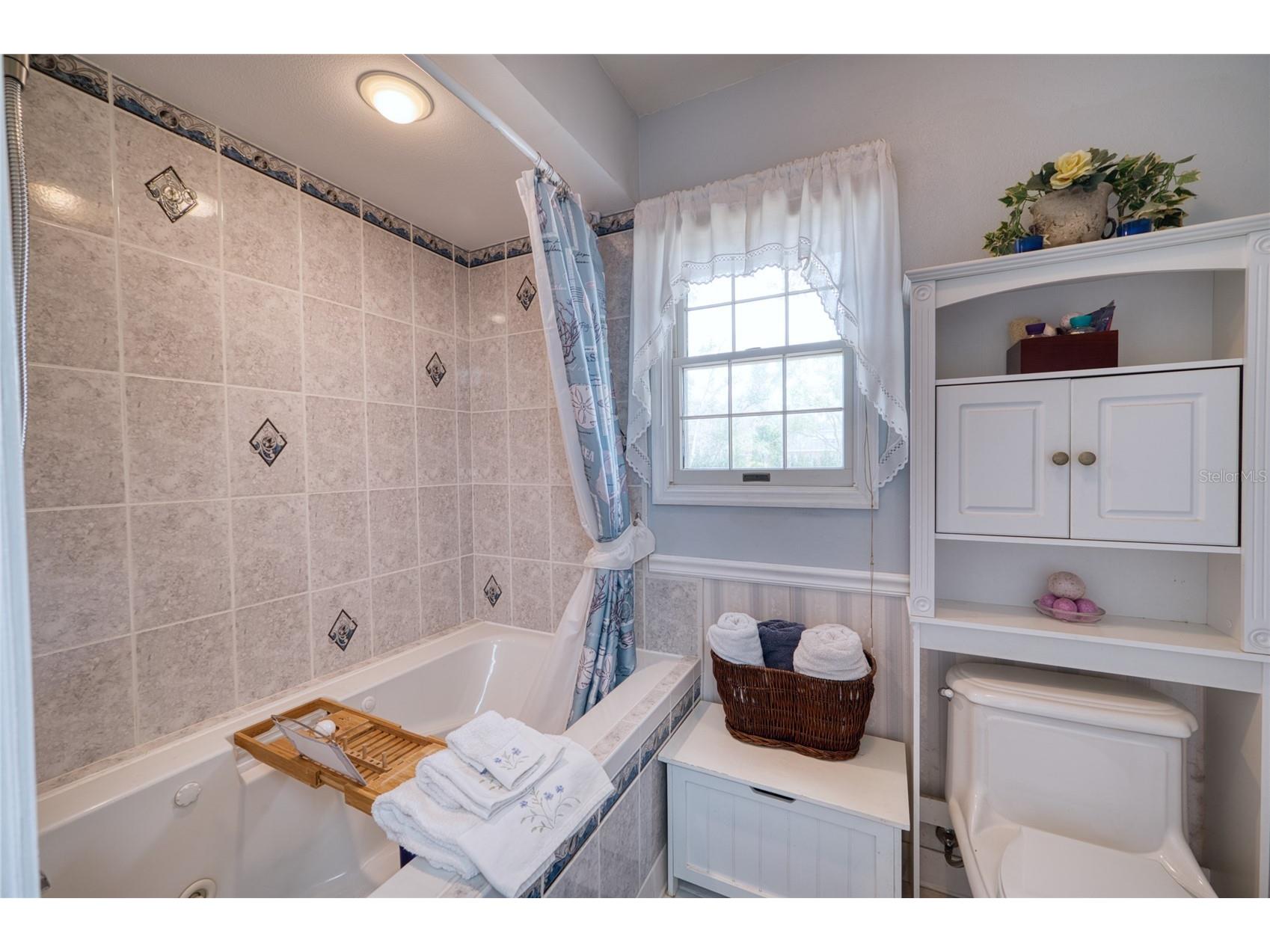 3908 Oak Grove Drive Sarasota FL 34243 A4680171 image31