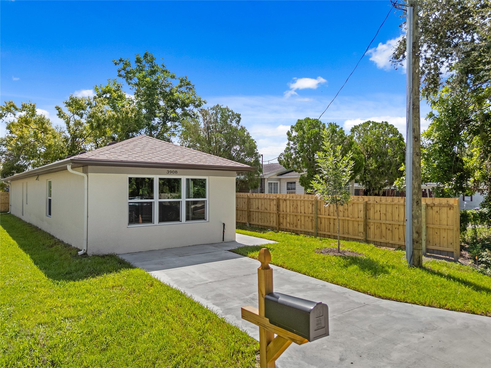 3908 Walnut Avenue Sarasota FL 34234 A4663336 image2