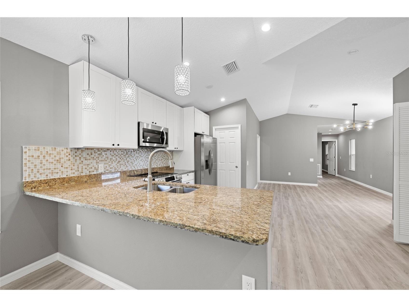 3908 Walnut Avenue Sarasota FL 34234 A4663336 image8