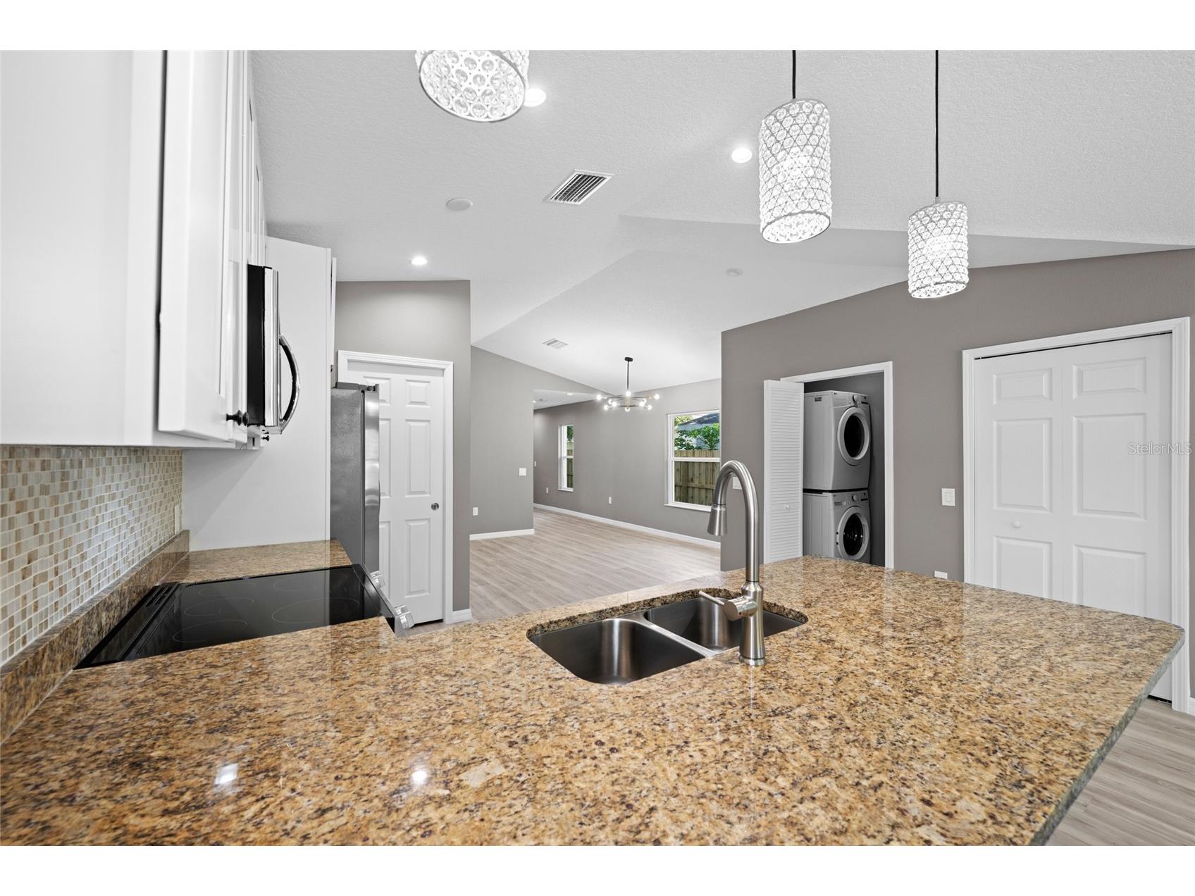 3908 Walnut Avenue Sarasota FL 34234 A4663336 image9