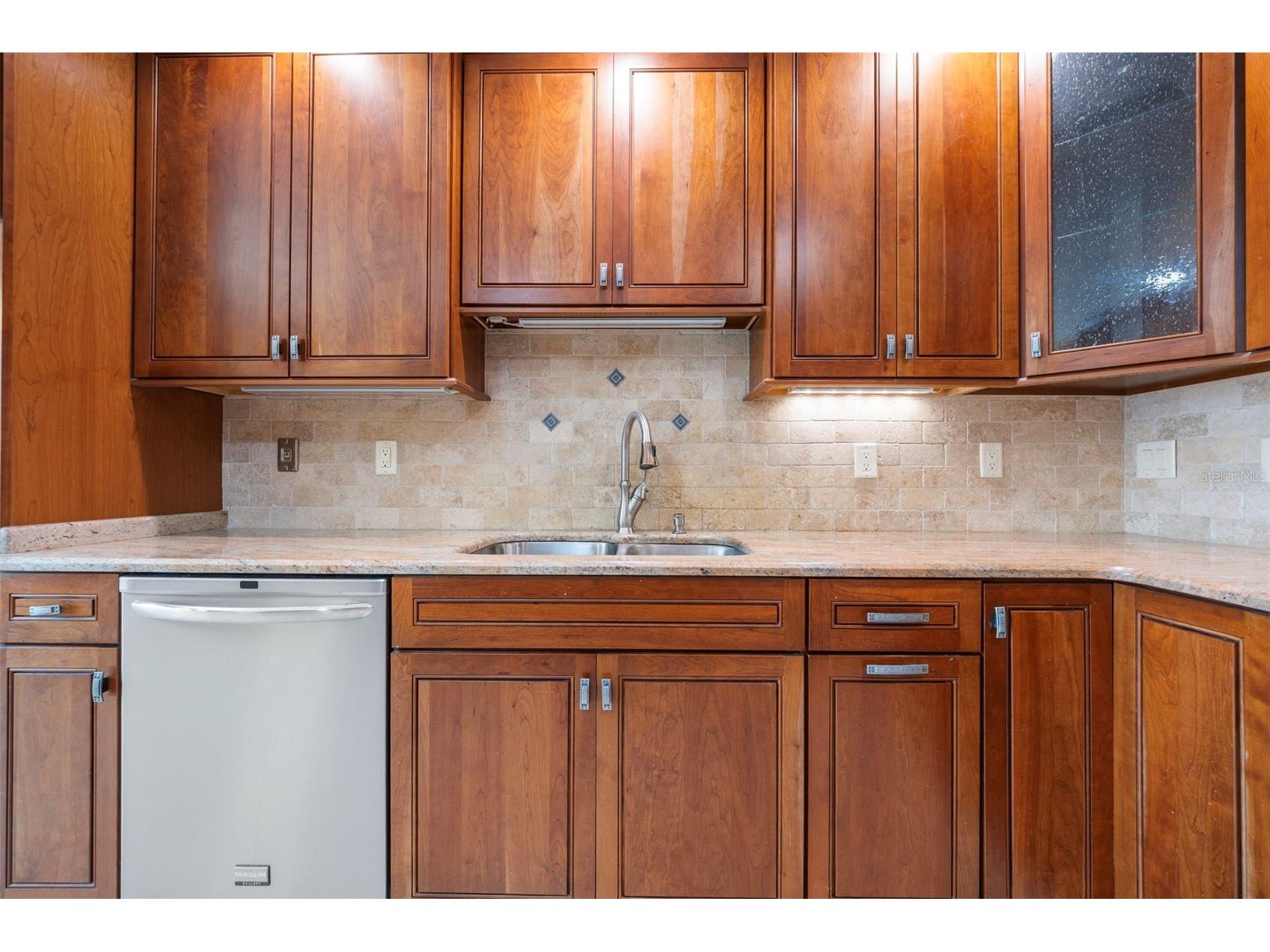 3909 Hudson Lane Tampa FL 33618 TB8474582 image20