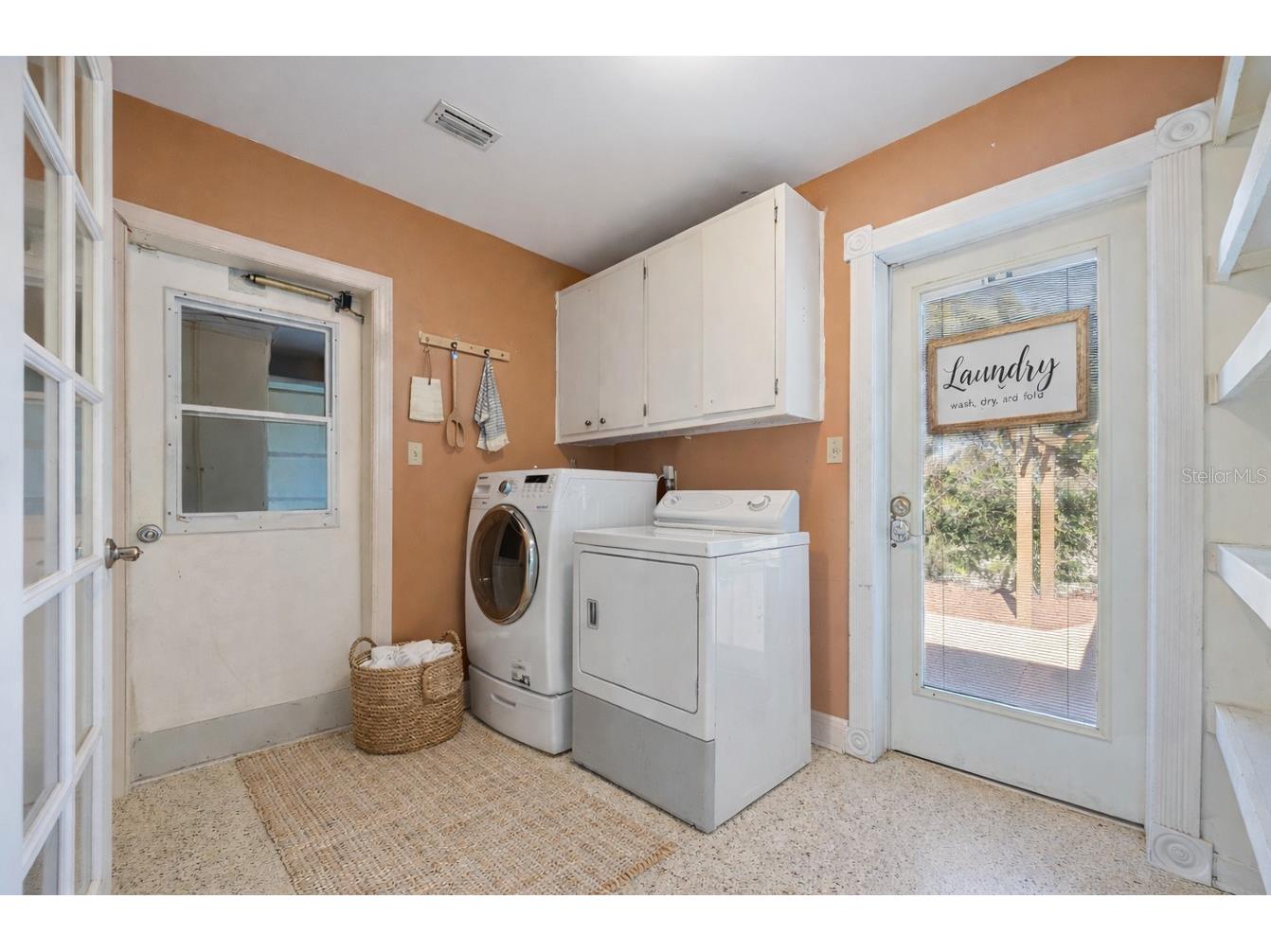 3909 Hudson Lane Tampa FL 33618 TB8474582 image27