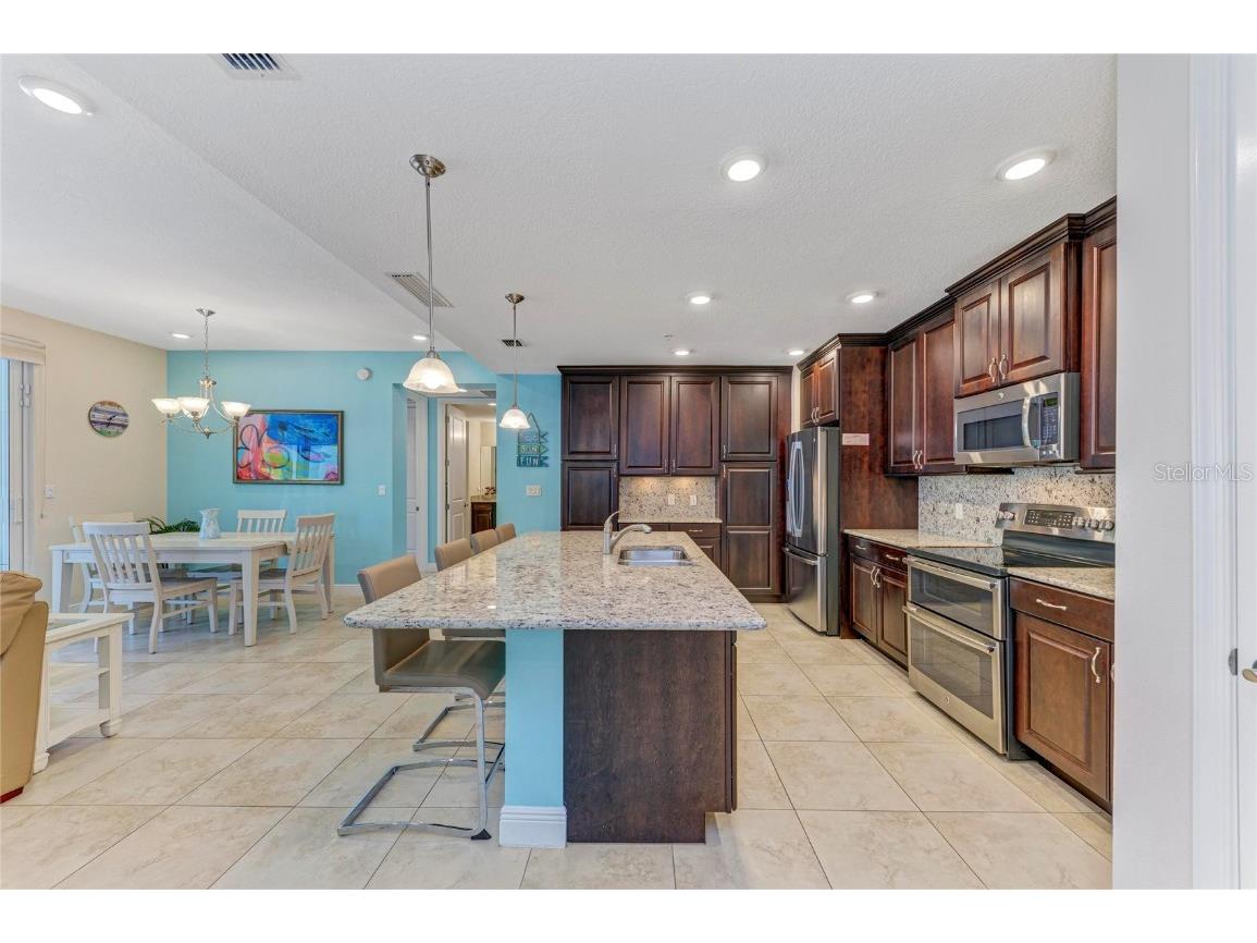 391 Aruba Circle #101 Bradenton FL 34209 A4673715 image14