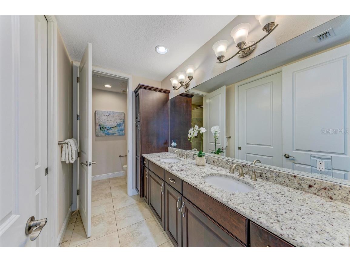 391 Aruba Circle #101 Bradenton FL 34209 A4673715 image22