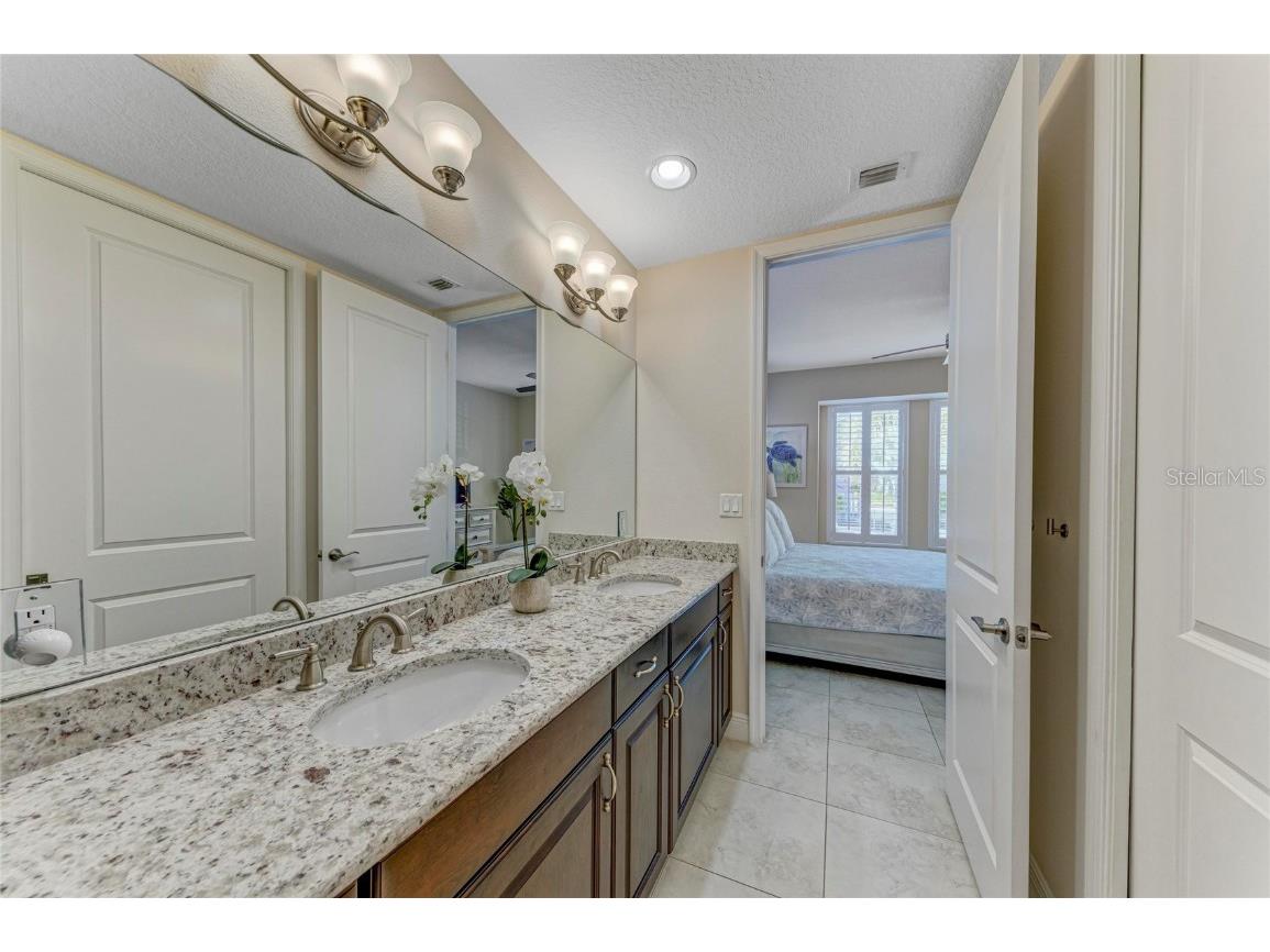 391 Aruba Circle #101 Bradenton FL 34209 A4673715 image23