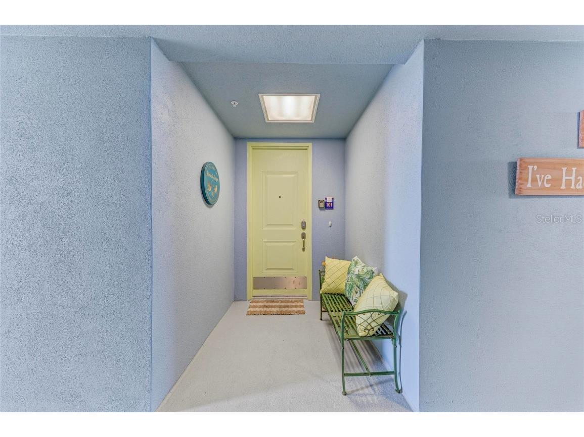 391 Aruba Circle #101 Bradenton FL 34209 A4673715 image6