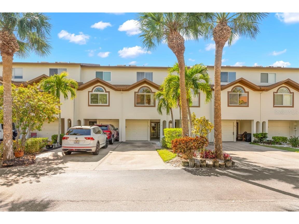 391 Madeira Circle Tierra Verde FL 33715 TB8450232 image2