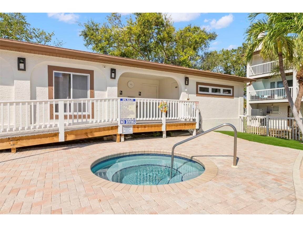 391 Madeira Circle Tierra Verde FL 33715 TB8450232 image34