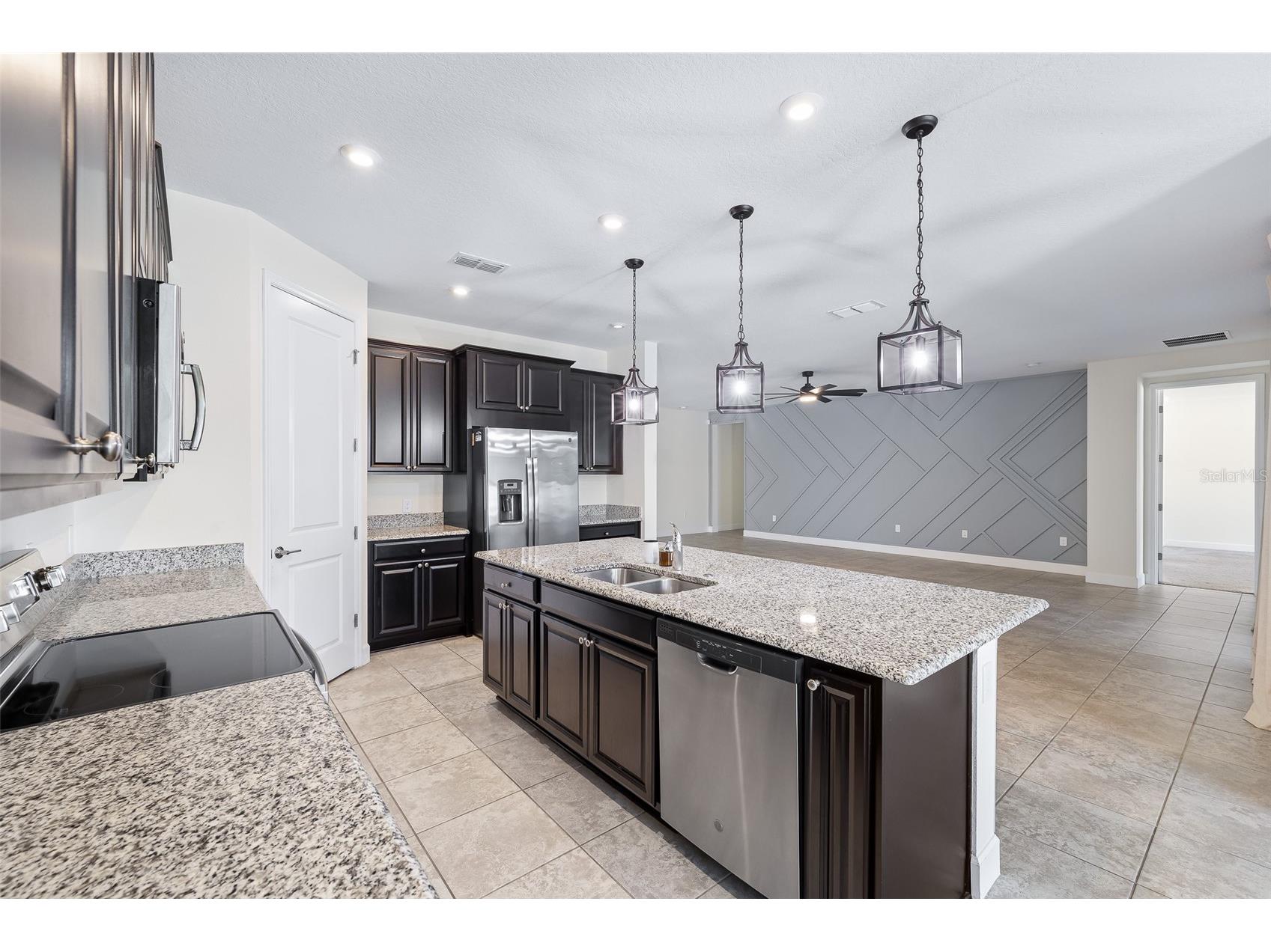 3910 Redfin Place Kissimmee FL 34746 S5150540 image2
