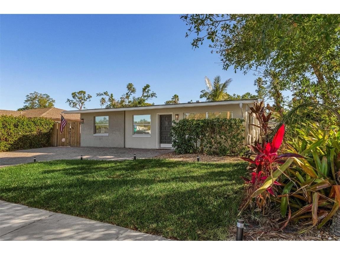 3911 Luzon Street Fort Myers FL 33901 A4556377 image1