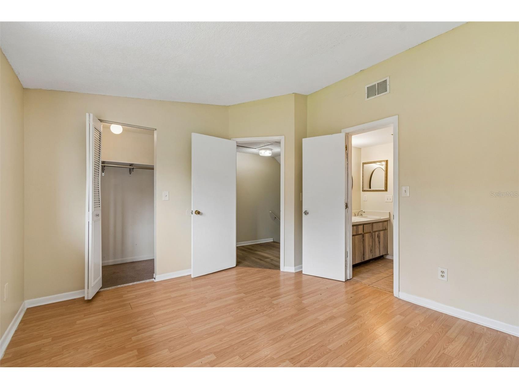 3911 Oak Limb Court Tampa FL 33614 TB8529951 image12