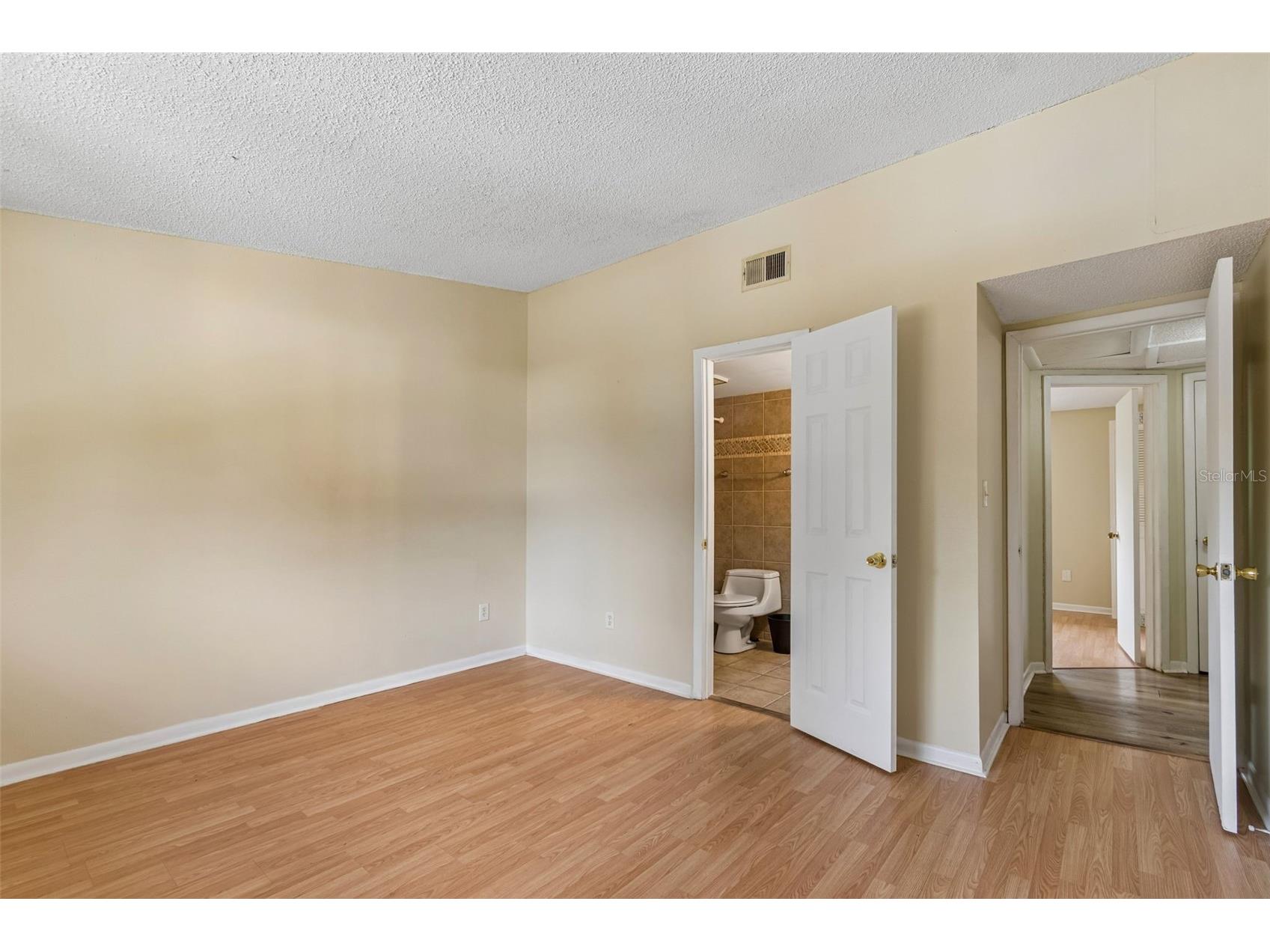3911 Oak Limb Court Tampa FL 33614 TB8529951 image13