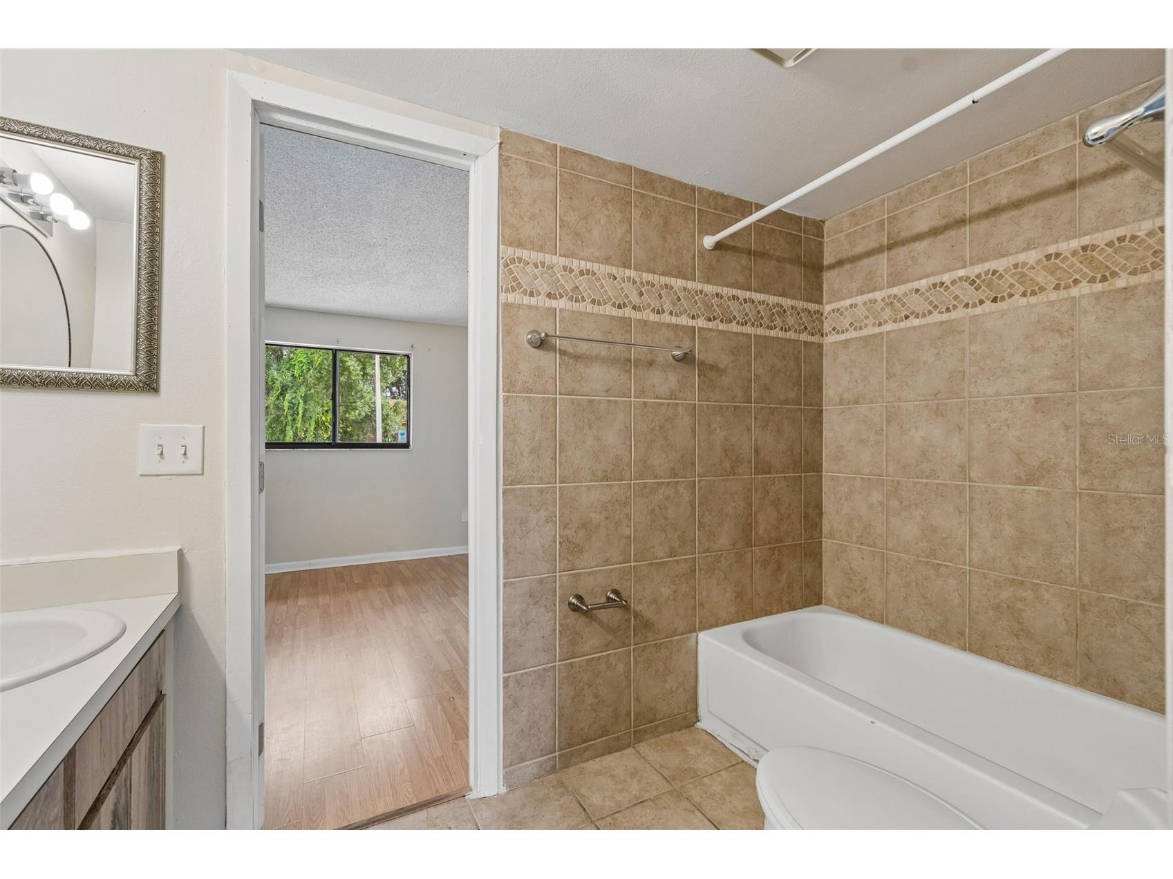 3911 Oak Limb Court Tampa FL 33614 TB8529951 image15