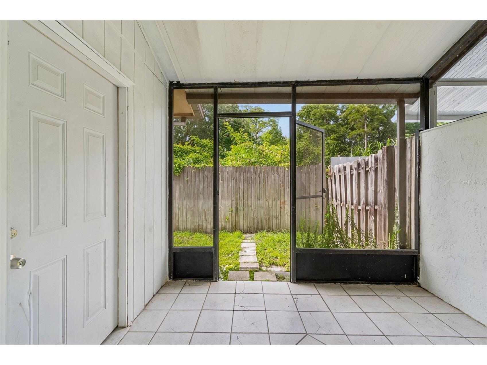 3911 Oak Limb Court Tampa FL 33614 TB8529951 image19