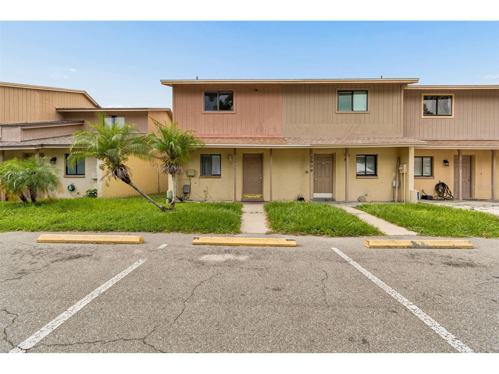 3911 Oak Limb Court Tampa FL 33614 TB8529951 image2