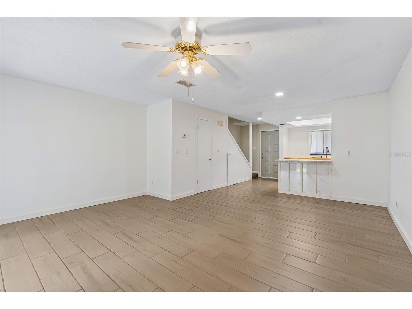 3911 Oak Limb Court Tampa FL 33614 TB8529951 image7
