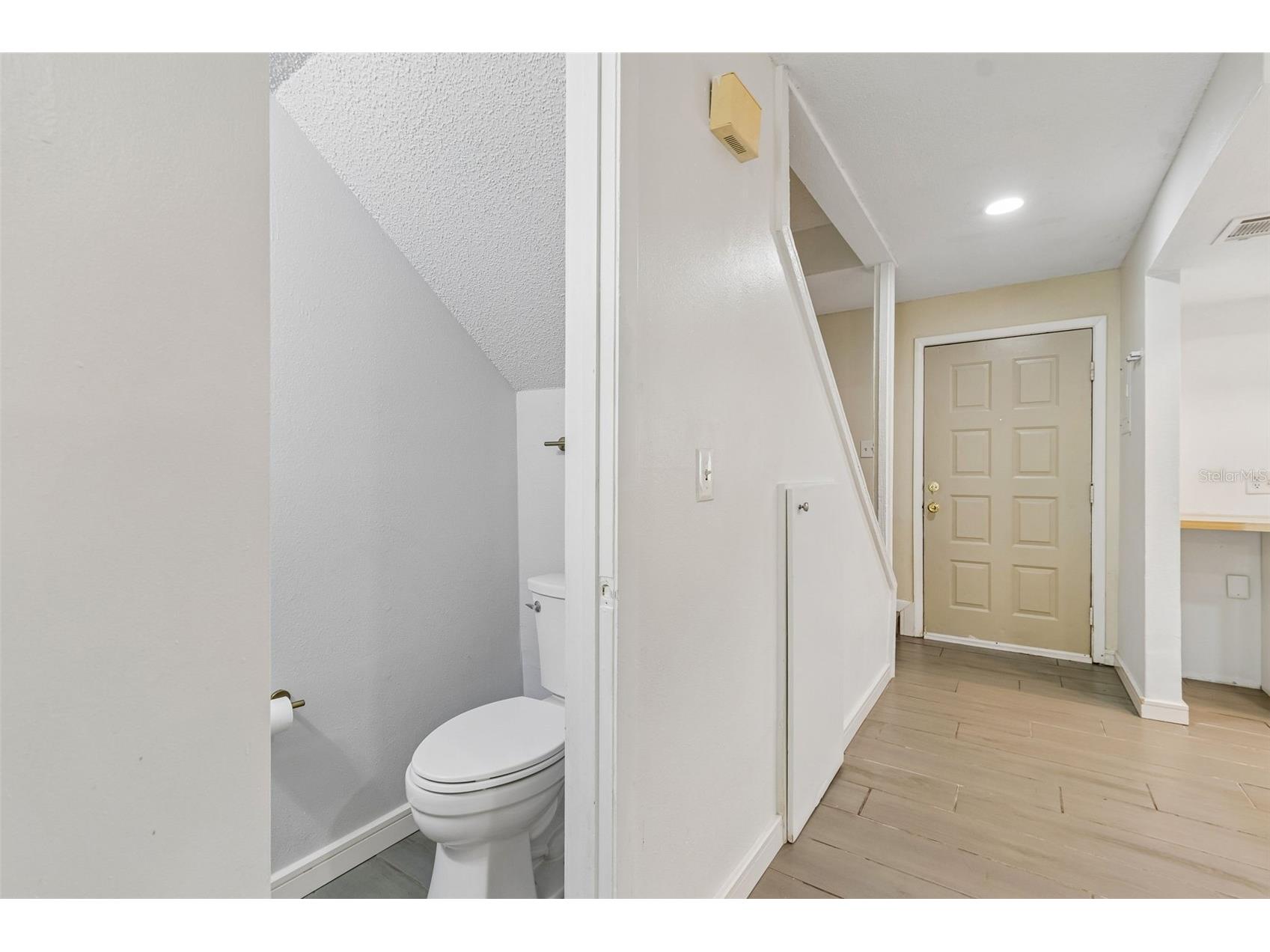 3911 Oak Limb Court Tampa FL 33614 TB8529951 image9
