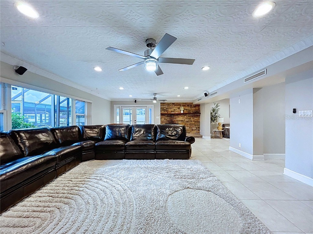 3912 Fontainebleau Drive Tampa FL 33634 TB8411591 image20