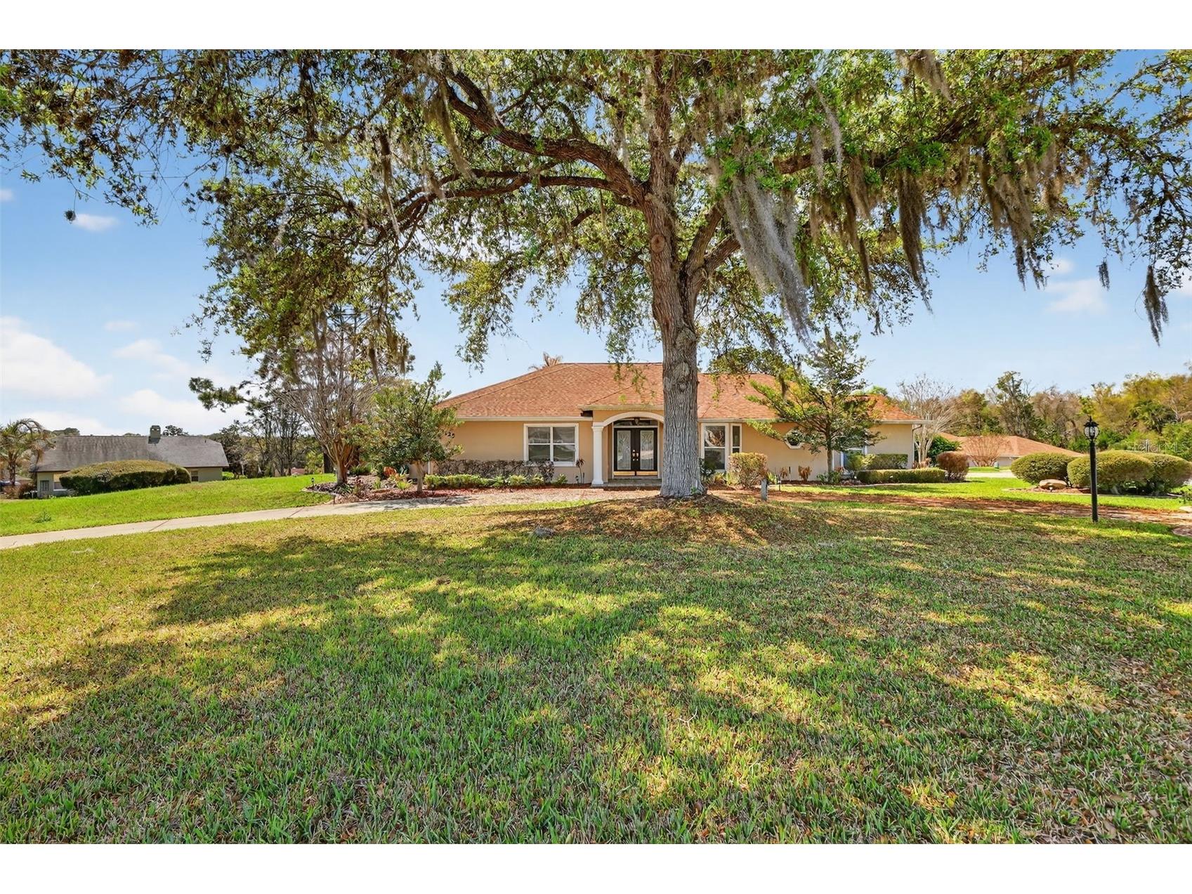 39125 Tacoma Drive Lady Lake FL 32159 - LAKE GRIFFIN G5109495 image3