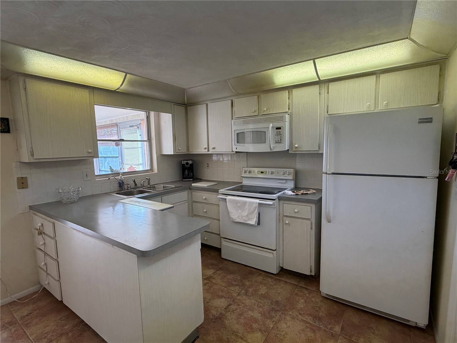 3914 Carioca Holiday FL 34691 W7882534 image10