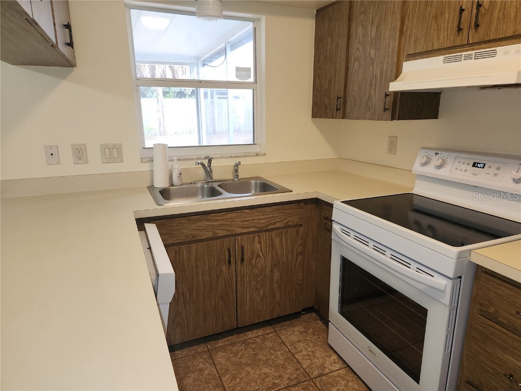 3914 Gatewood Drive Sarasota FL 34232 A4671297 image7