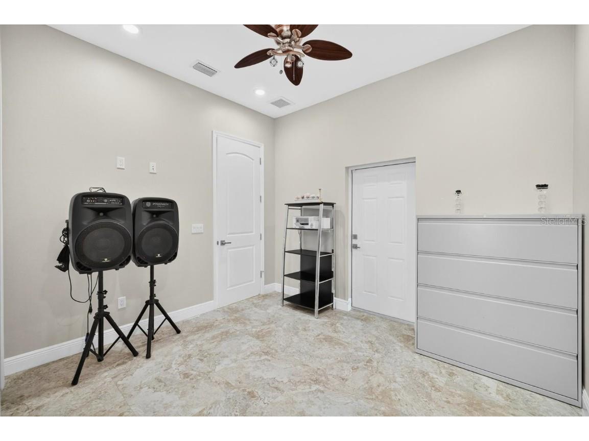 3914 Sligh Avenue Tampa FL 33614 TB8439520 image35