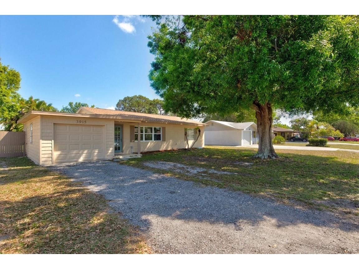 3915 25th Street W Bradenton FL 34205 A4563008 image1