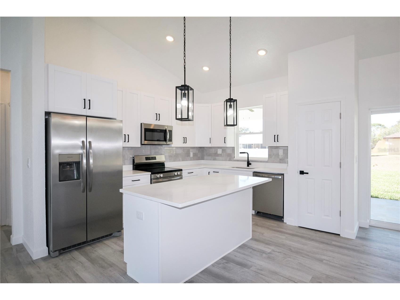 3915 El Rado Avenue Sebring FL 33872 O6375041 image2
