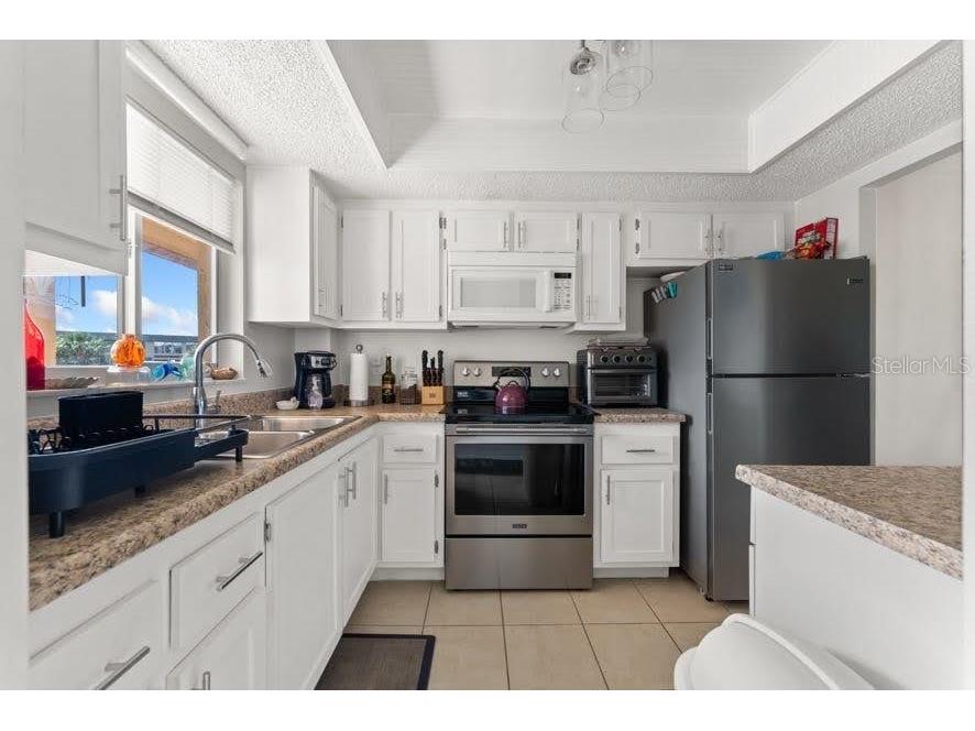 3915 Lake Bayshore Drive #BLDG F 306 Bradenton FL 34205 A4668719 image17