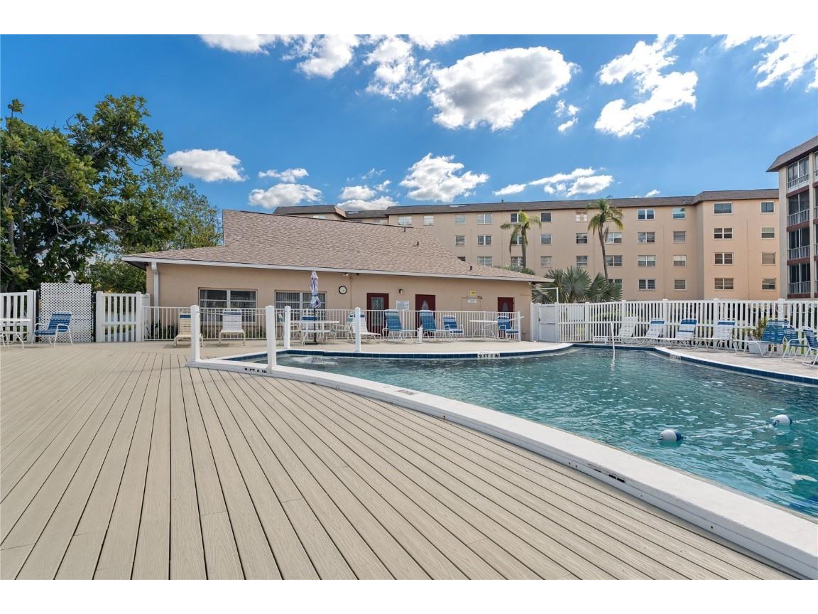 3915 Lake Bayshore Drive #BLDG F 306 Bradenton FL 34205 A4668719 image23