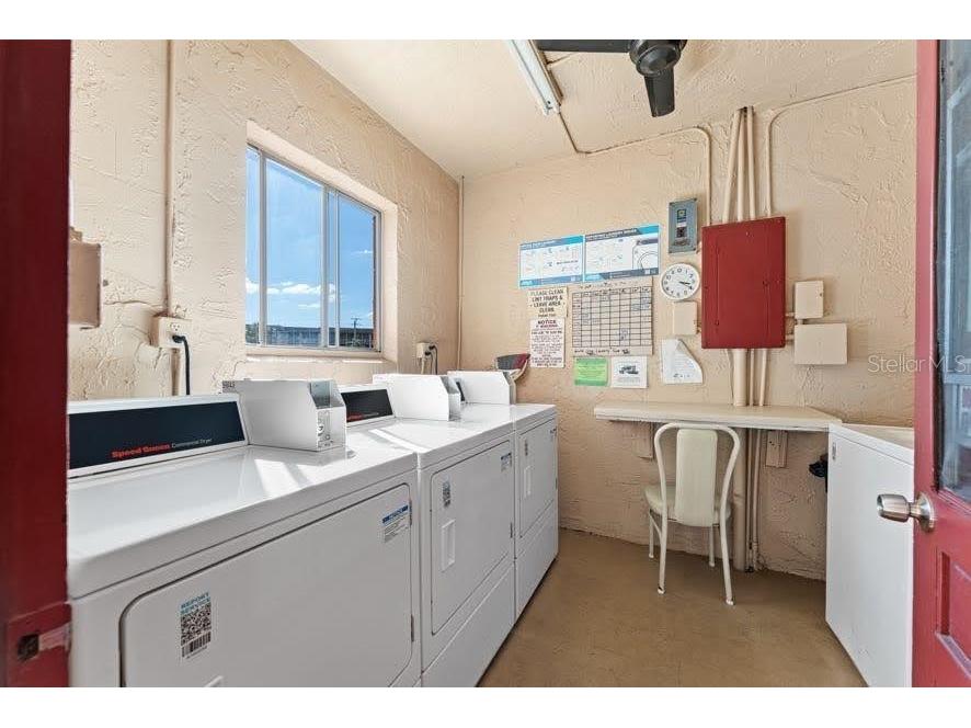 3915 Lake Bayshore Drive #BLDG F 306 Bradenton FL 34205 A4668719 image24