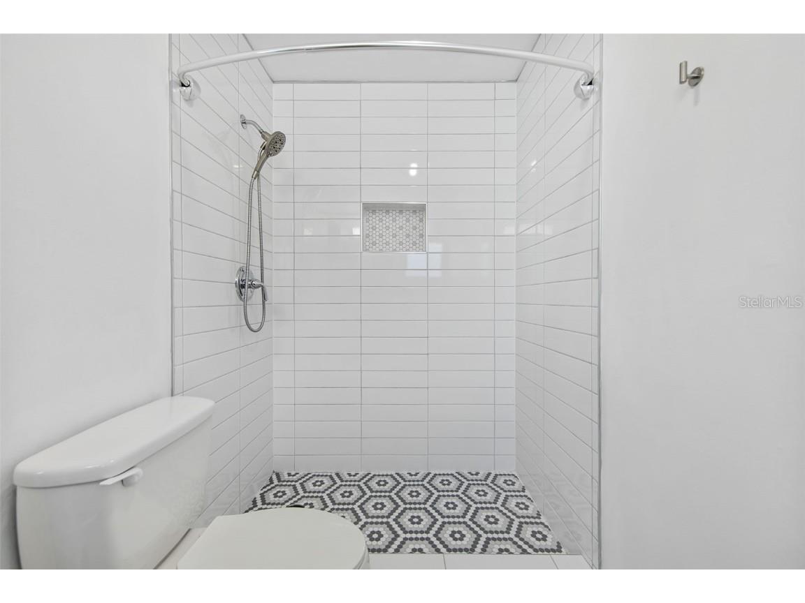 3915 Schwalbe Drive #128 Sarasota FL 34235 A4601517 image10