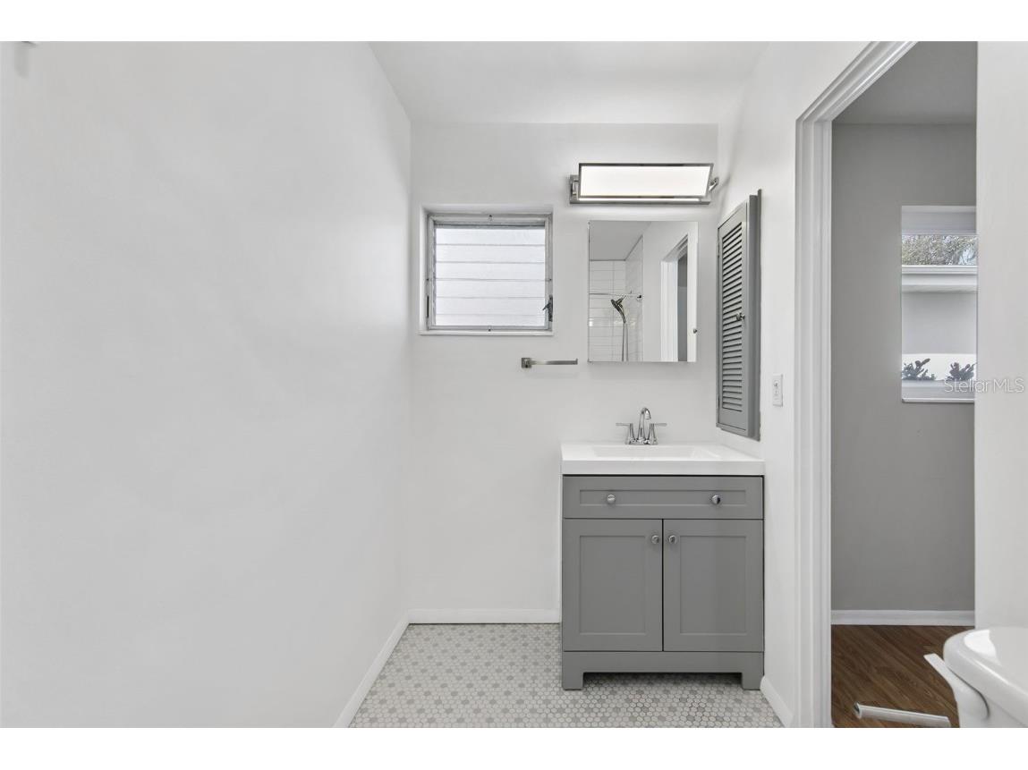 3915 Schwalbe Drive #128 Sarasota FL 34235 A4601517 image11