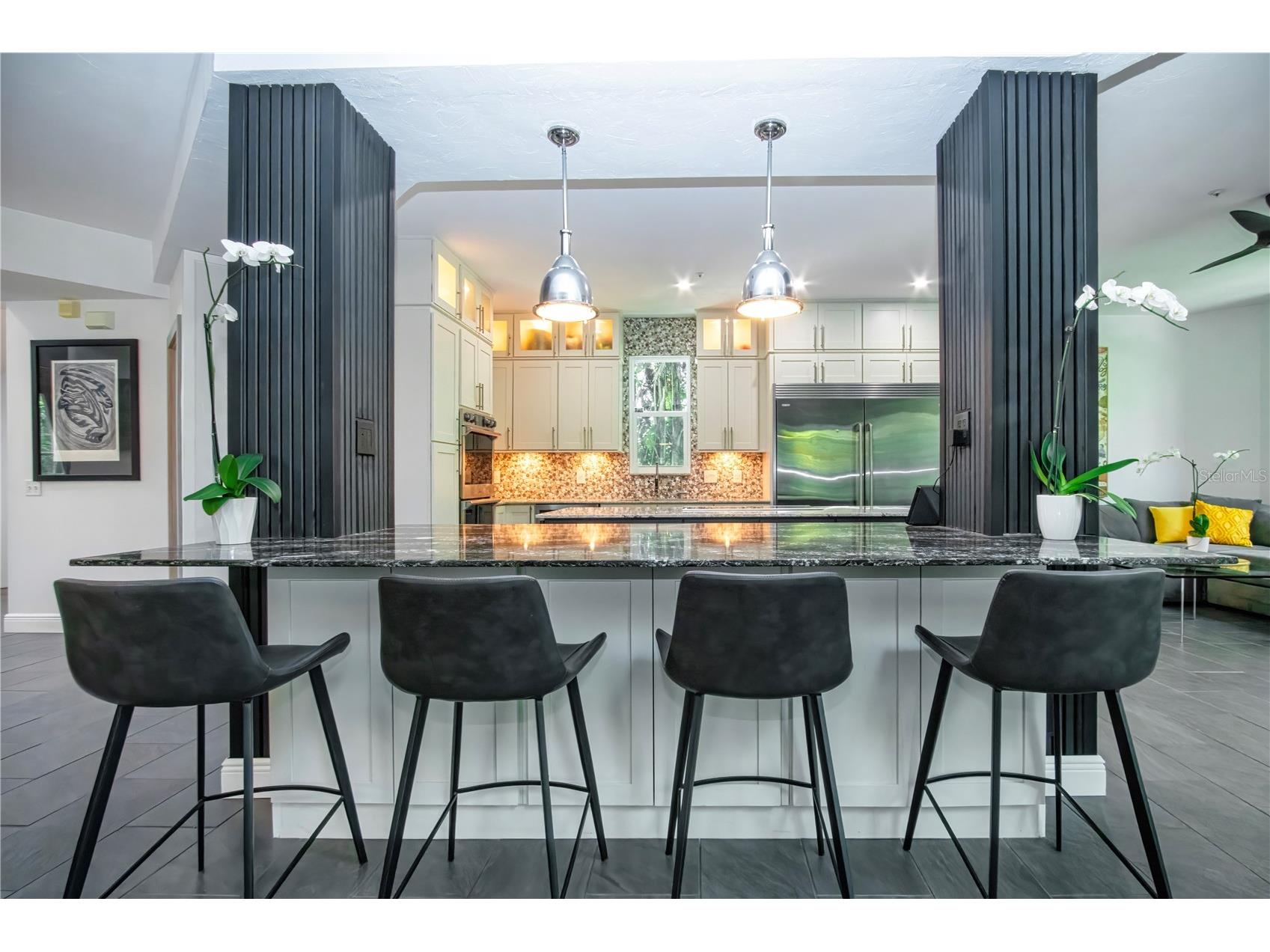 3915 Somerset Drive #9 Sarasota FL 34242 A4698567 image15